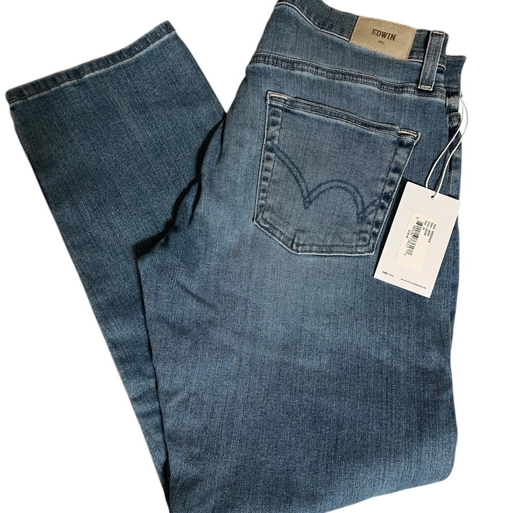 Edwin women’s Jamie Boyfriend Blue Jeans size 26.
